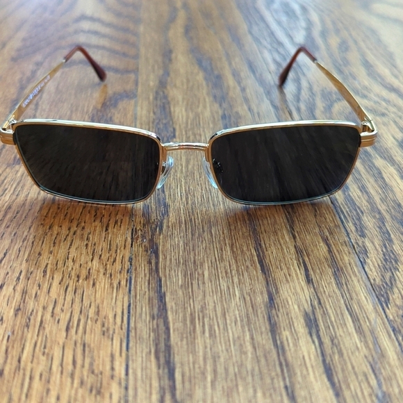 Vintage Vogue Florence Sunglasses Made in Italy Gold Frame VO3129-S - Picture 2 of 8